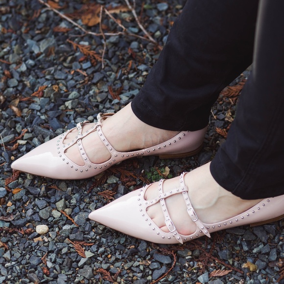 ⬇️ Givenchy 'Elegant Piper' Pointy Toe Flat - Picture 3 of 8